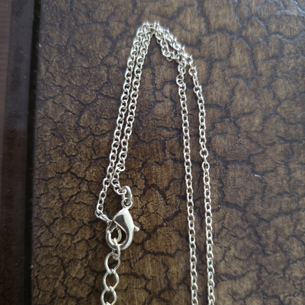 Source Unknown Gold and White Teardrop Necklace - Picture 3 of 4